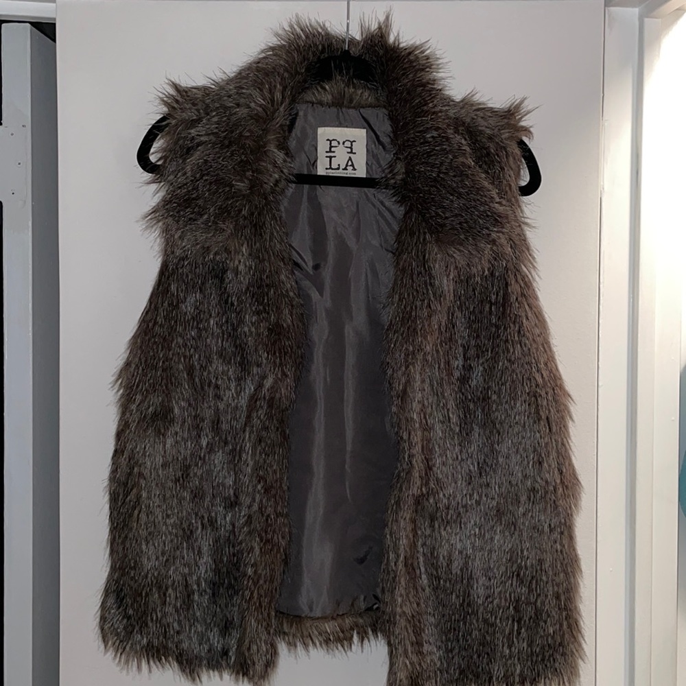 PPLA/Francesca’s Faux Fur Vest - L